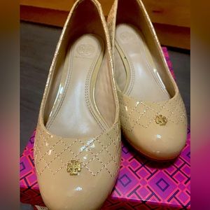 Tory Burch patent leather heel pump